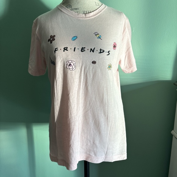 Friends pink t-shirt from Box Lunch Size L - Picture 7 of 9